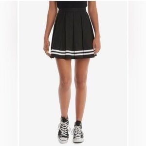 Hot Topic Black White Stripe Pleated Cheer Skirt Cheerleader Size Small B13